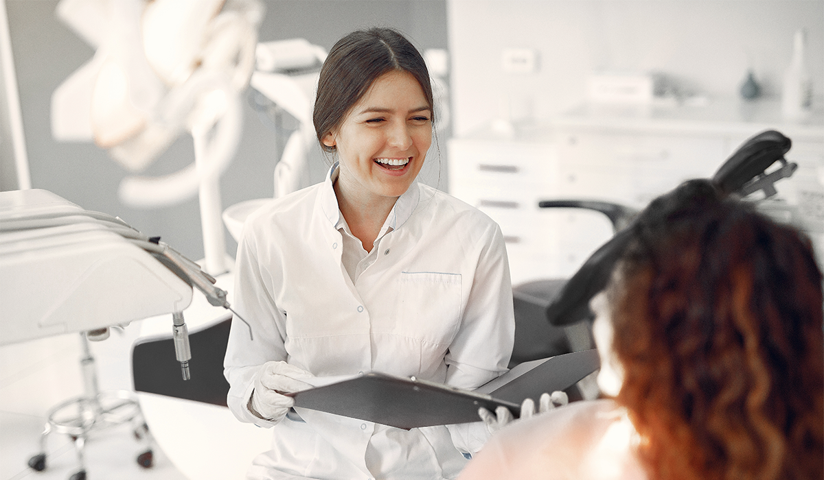 Dentista preocupado seus resultados ruins pois não sabia da importância do atendimento ao cliente